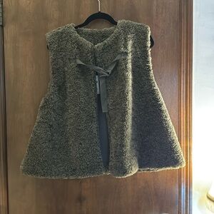 Ladies anthropology vest NWT original cost $128 one size fits all Soft olive